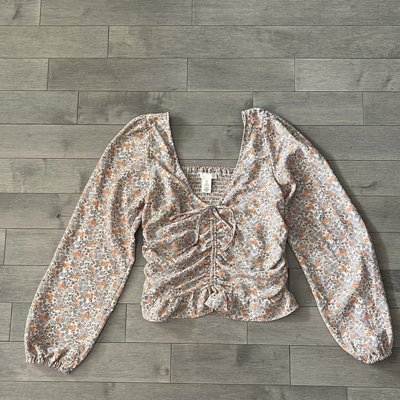 H&M Tops - H&M Floral blouse